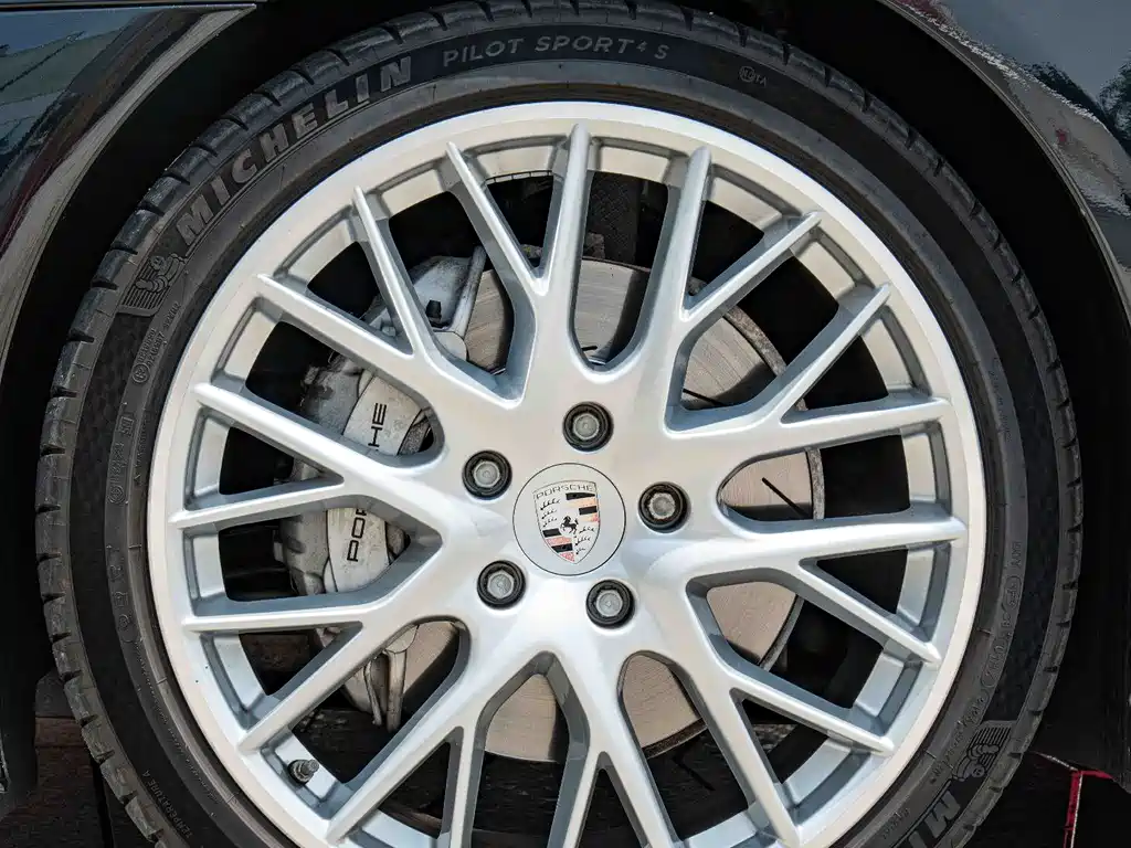 Porsche Panamera 2010 Panamera S 4.8L