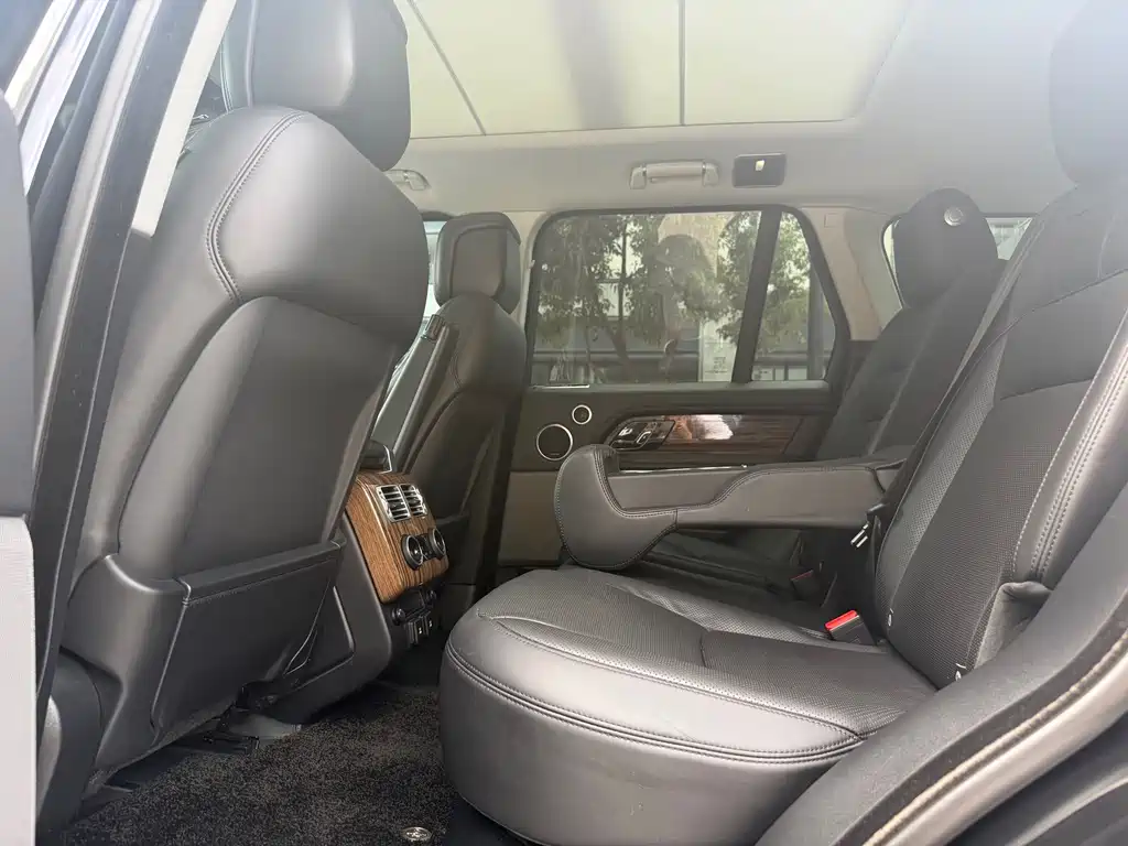 Land Rover Range Rover — миниатюра 7