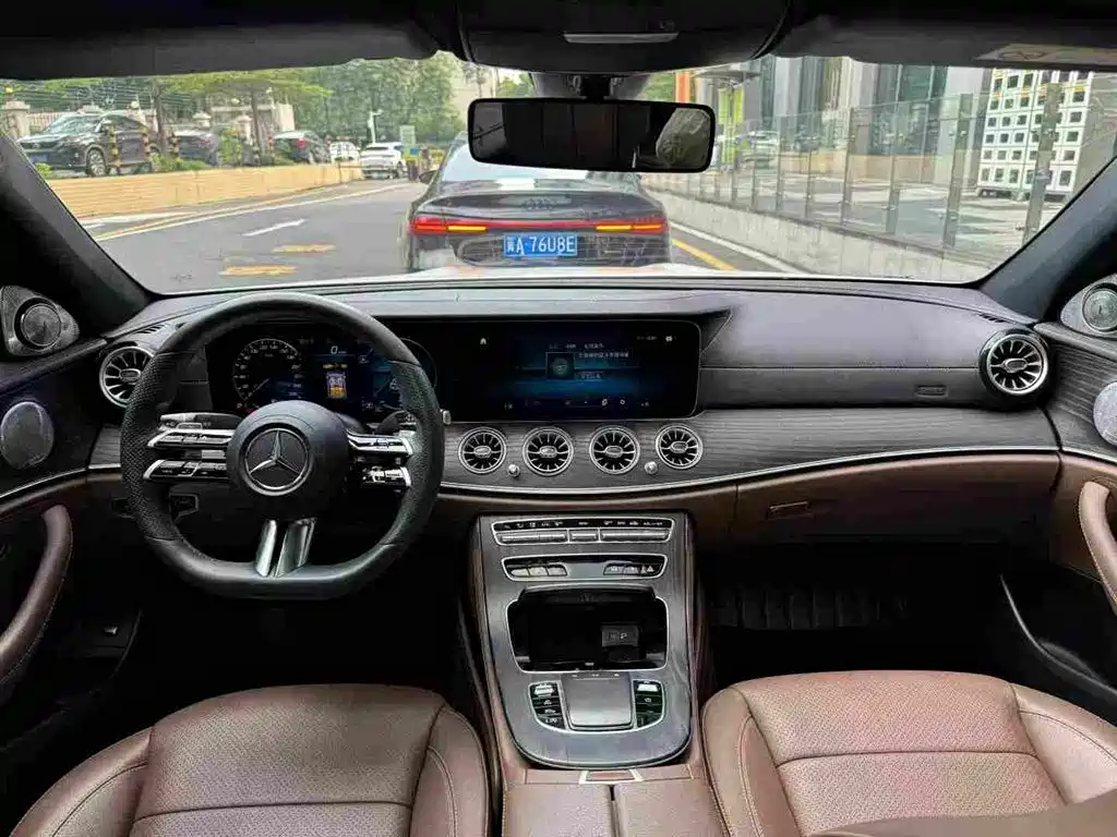 Mercedes-Benz E-Class — миниатюра 6
