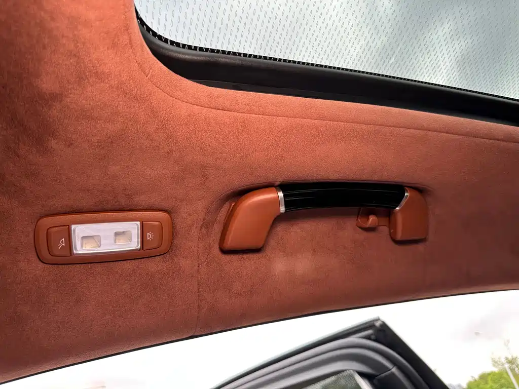 BMW 7 Series — миниатюра 31