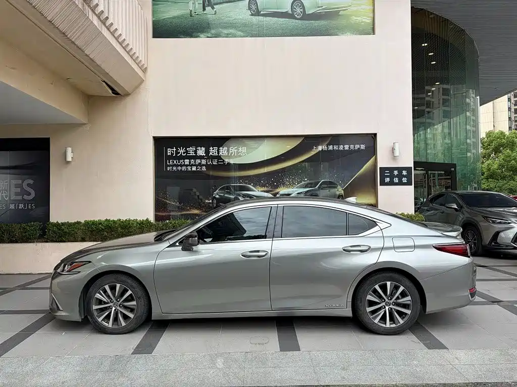 Lexus ES — миниатюра 2