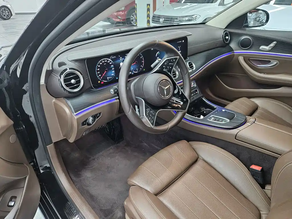 Mercedes-Benz E-Class — миниатюра 9