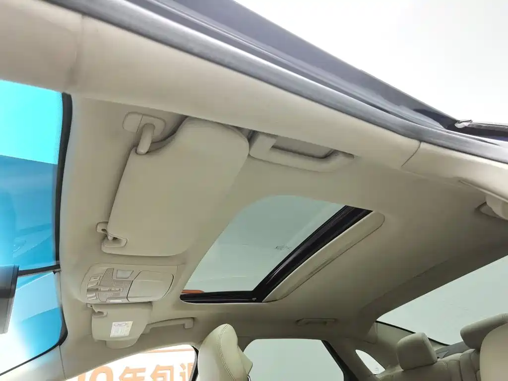 Lincoln MKZ — миниатюра 14
