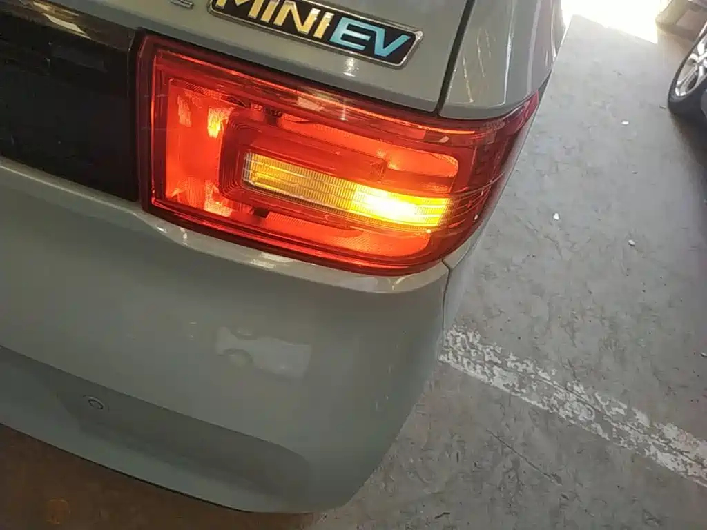 Wuling MINIEV — миниатюра 8
