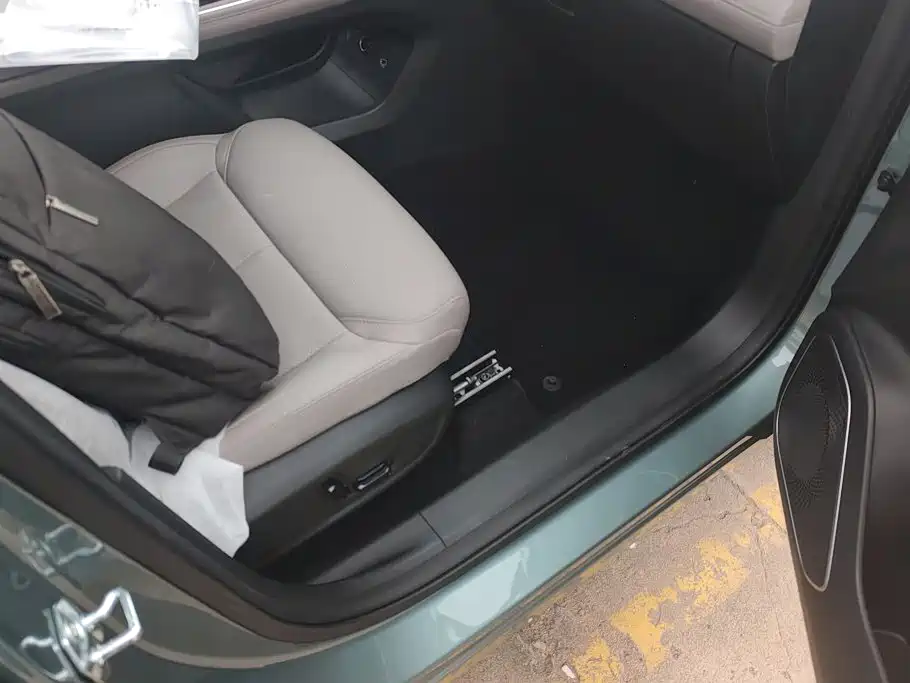 Geely Boyue L — миниатюра 8