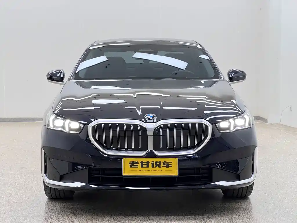 BMW 5 Series — миниатюра 3