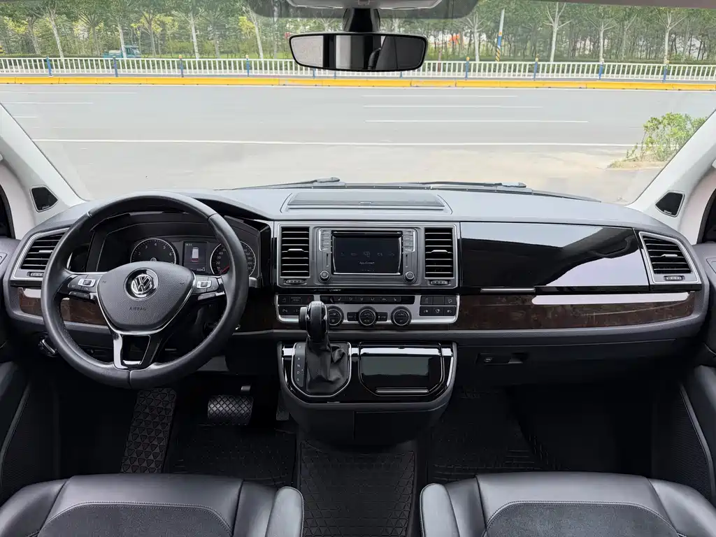 Volkswagen Multivan — миниатюра 7