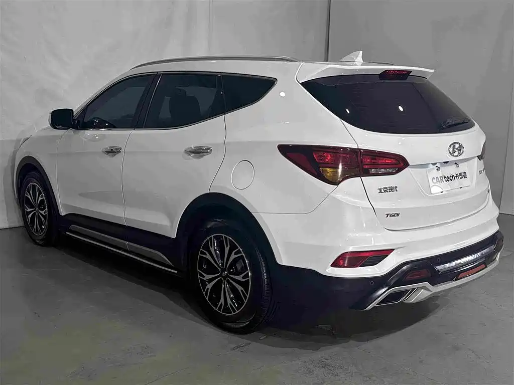 Hyundai Santa Fe — миниатюра 19