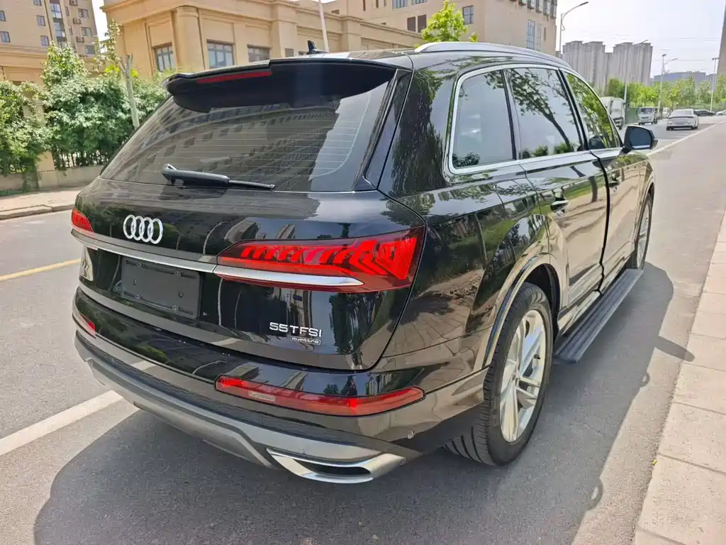 Audi Q7 2021 45 TFSI quattro S line Sport