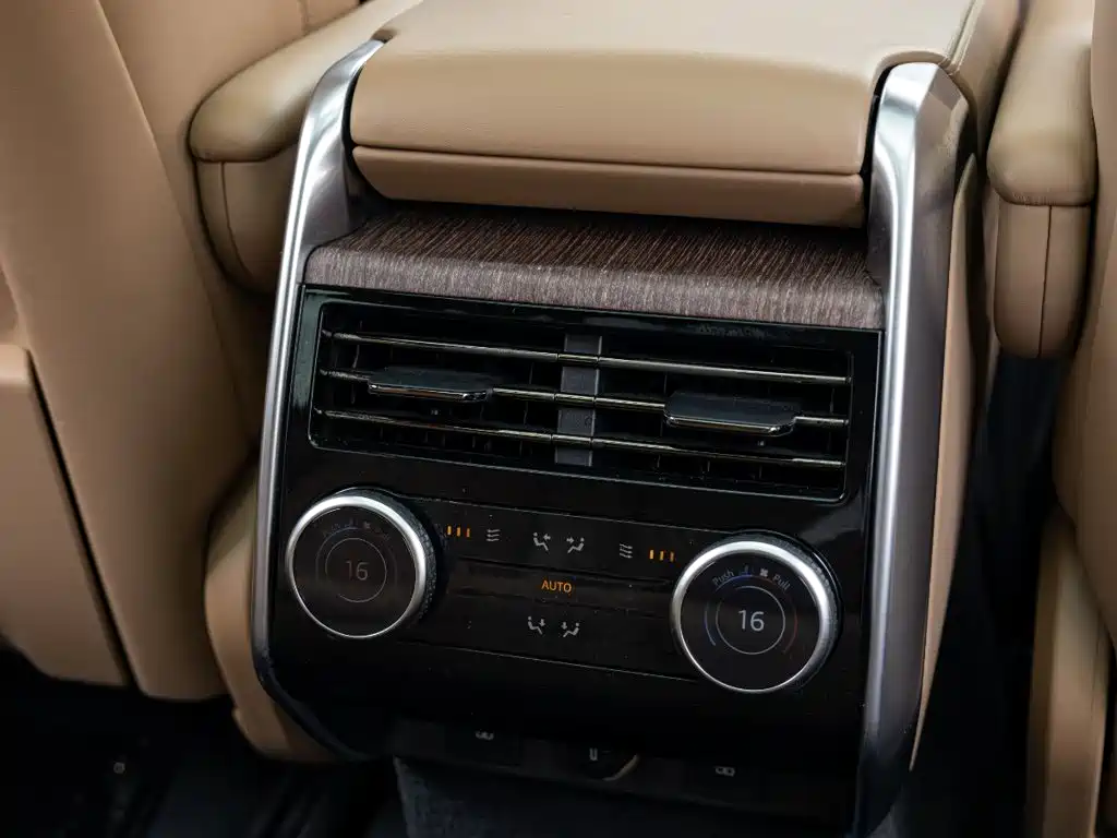 Land Rover Range Rover — миниатюра 22