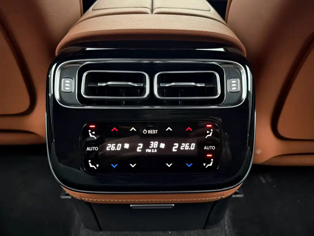 Mercedes-Benz S-Class — миниатюра 17