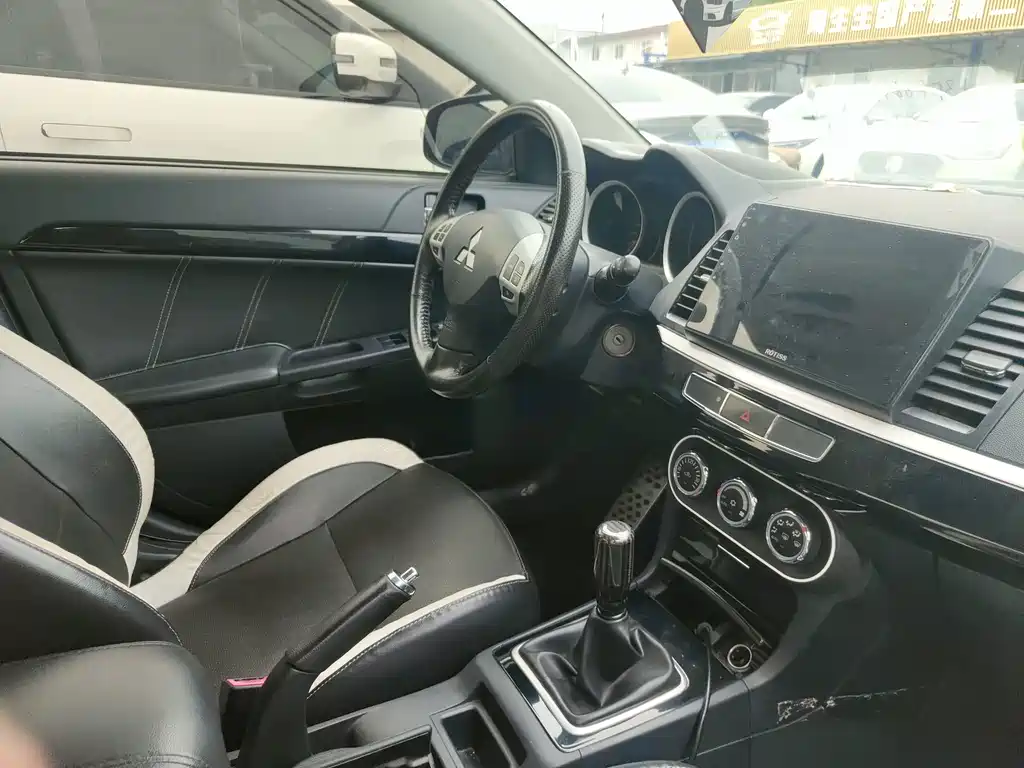 Mitsubishi Lancer EX — миниатюра 5