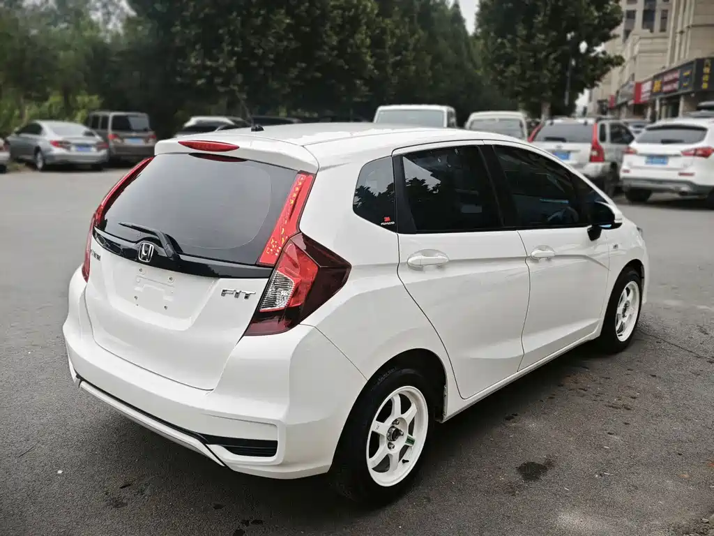 Honda Fit — миниатюра 9