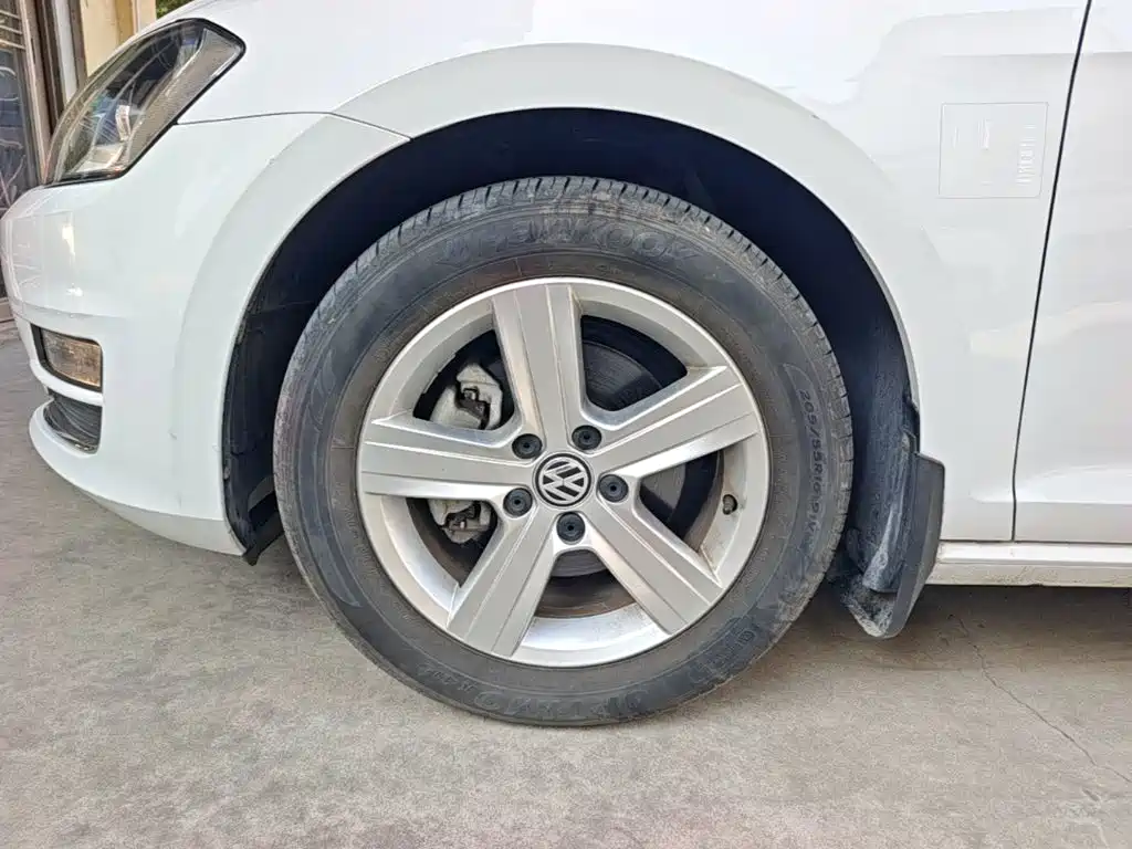 Volkswagen Golf — миниатюра 23