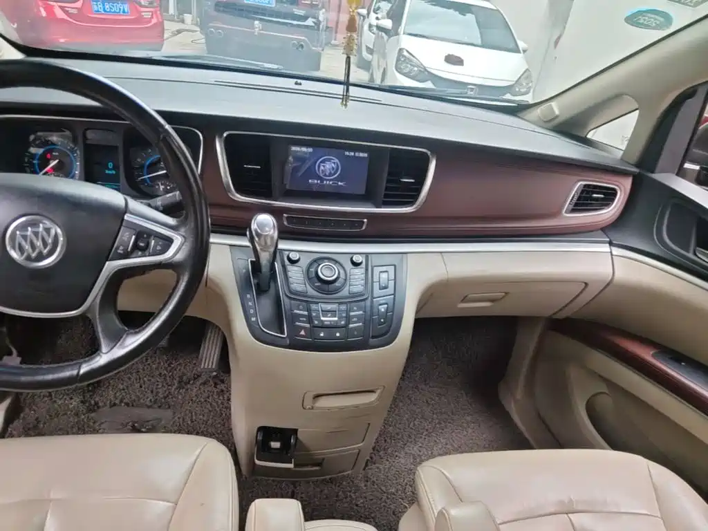 Buick GL8 — миниатюра 13