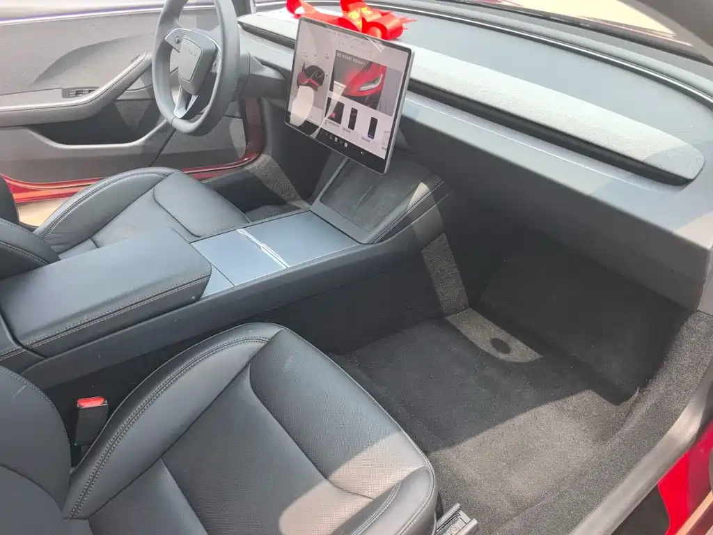 Tesla Model 3 — миниатюра 5