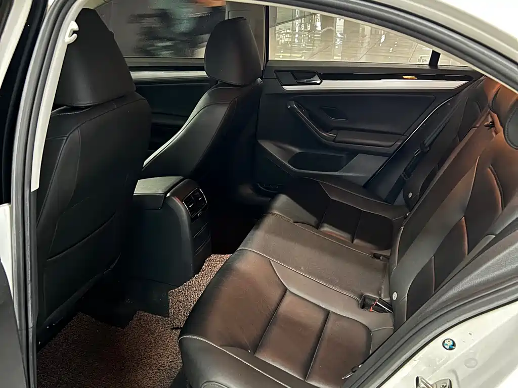 Volkswagen Sagitar — миниатюра 6