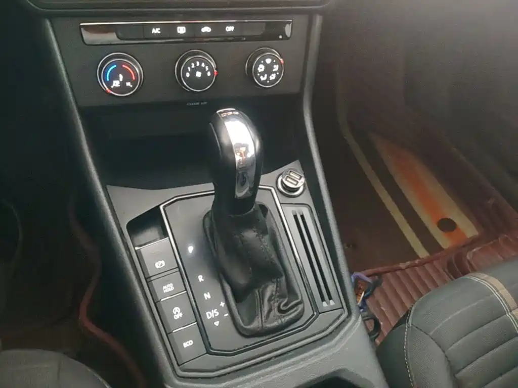 Volkswagen Lavida — миниатюра 10