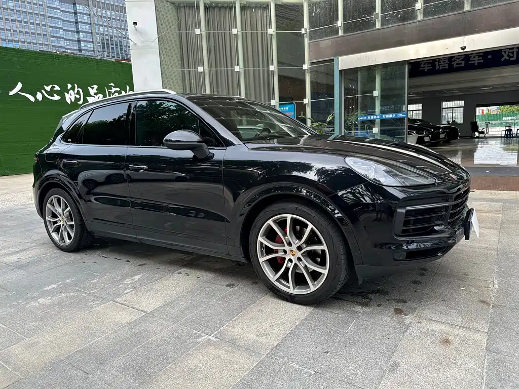 Porsche Cayenne — миниатюра 3
