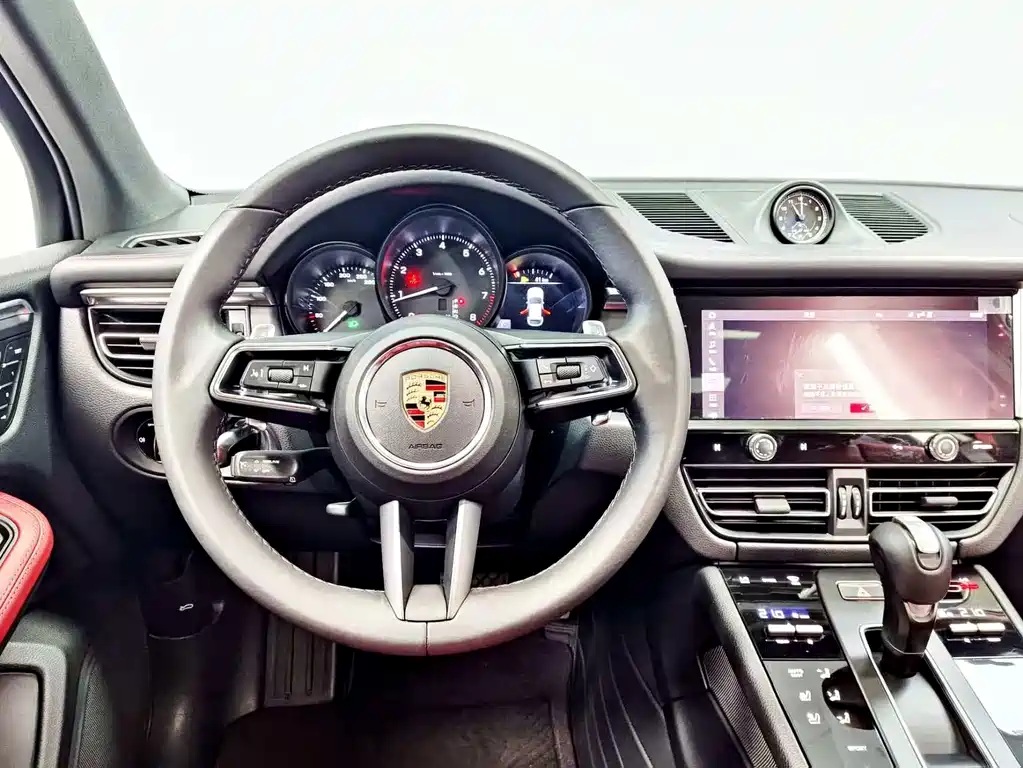 Porsche Macan — миниатюра 10