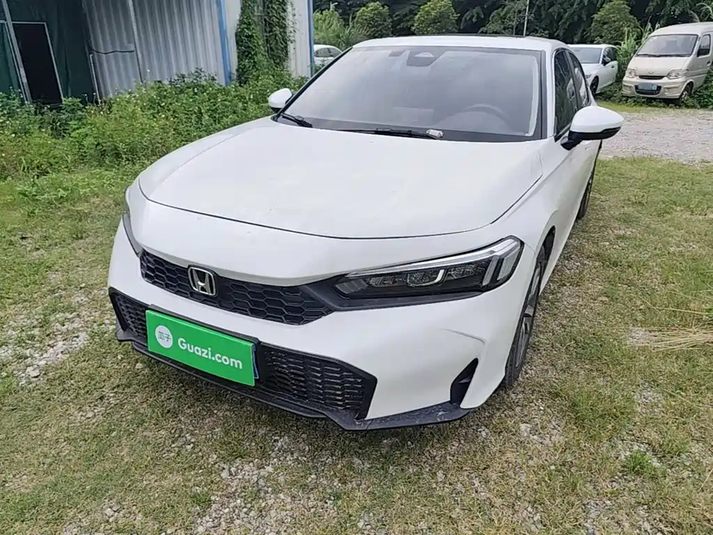 Honda Civic 2025 240TURBO CVT Plus