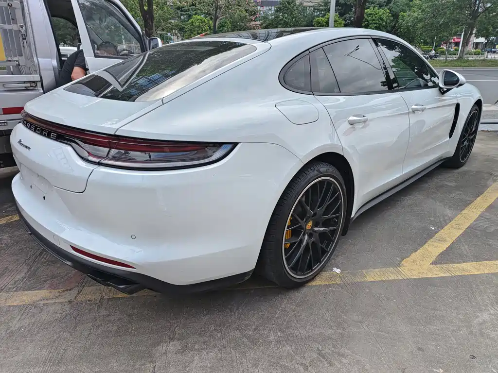 Porsche Panamera — миниатюра 6