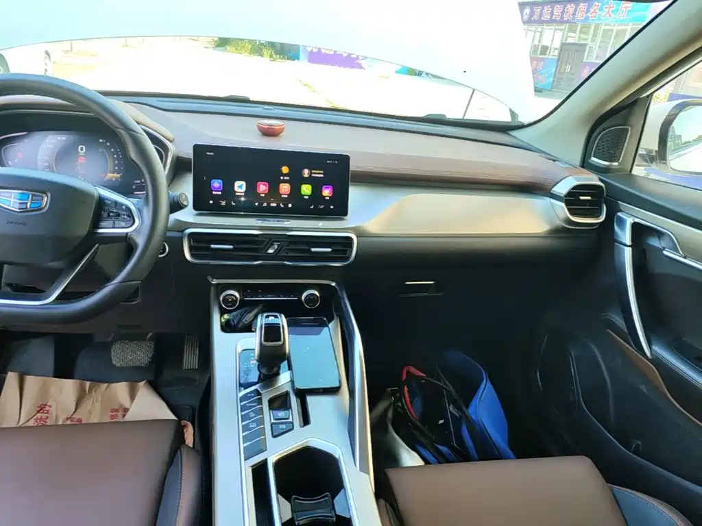 Geely Binyue — миниатюра 13