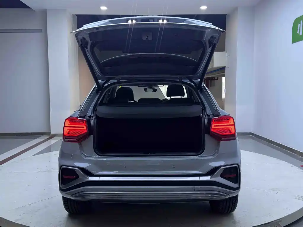 Audi Q2L e-tron — миниатюра 18