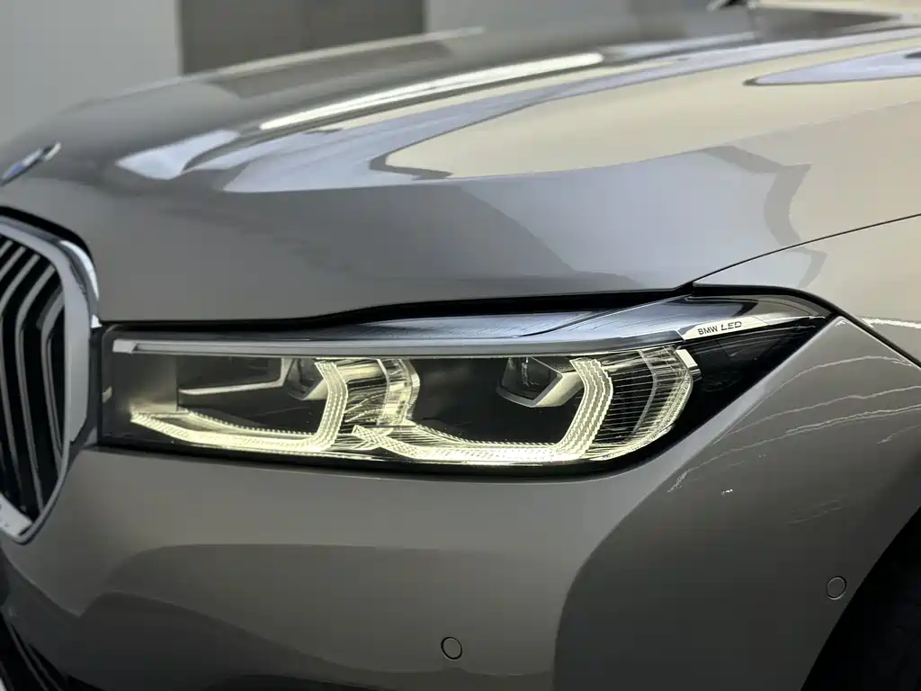 BMW 7 Series — миниатюра 26