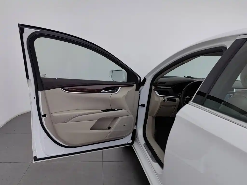 Cadillac XTS — миниатюра 8