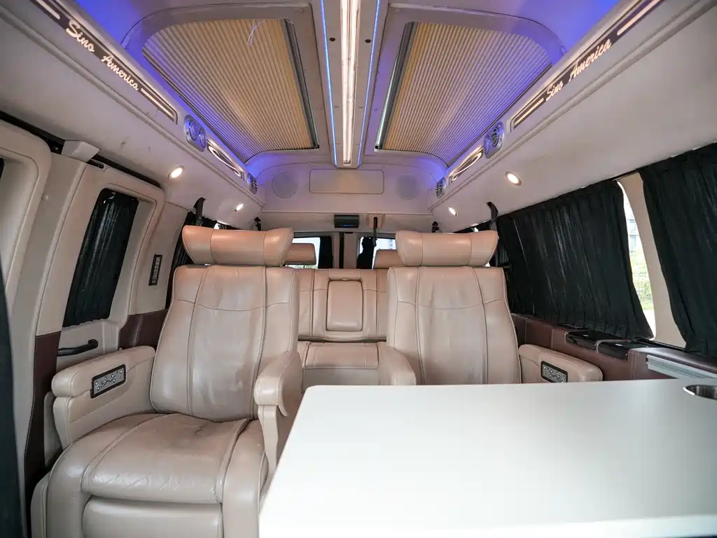 GMC Savana — миниатюра 10