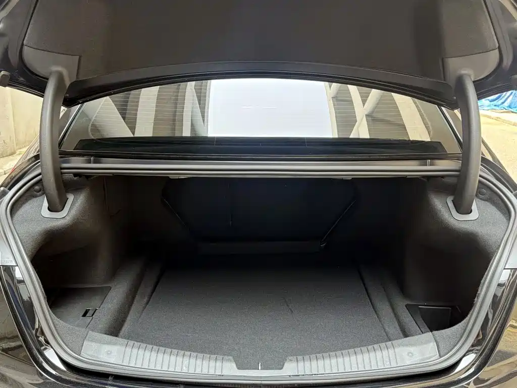 Cadillac CT5 — миниатюра 8