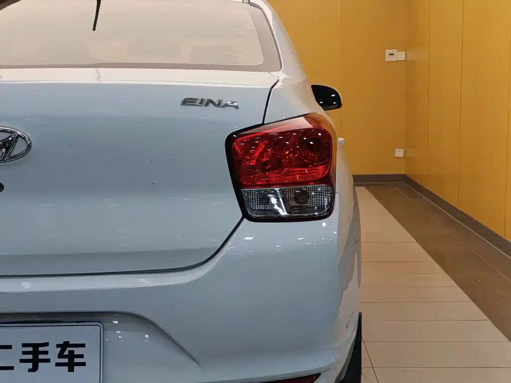 Hyundai Verna - фото 26