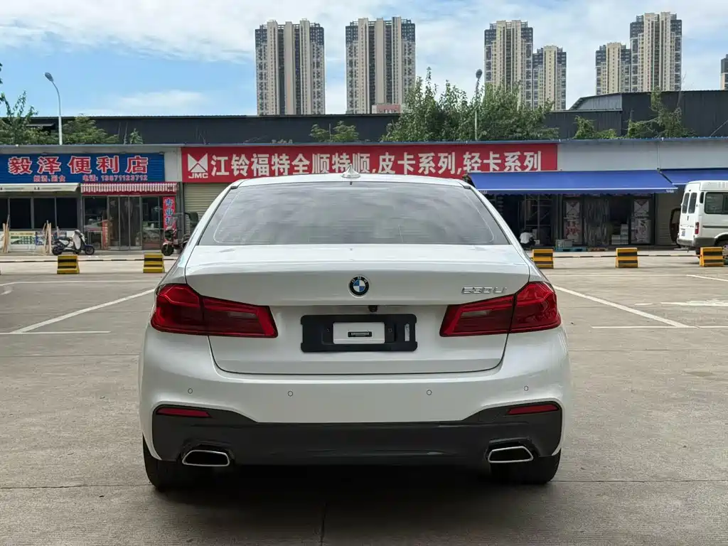 BMW 5 Series — миниатюра 15