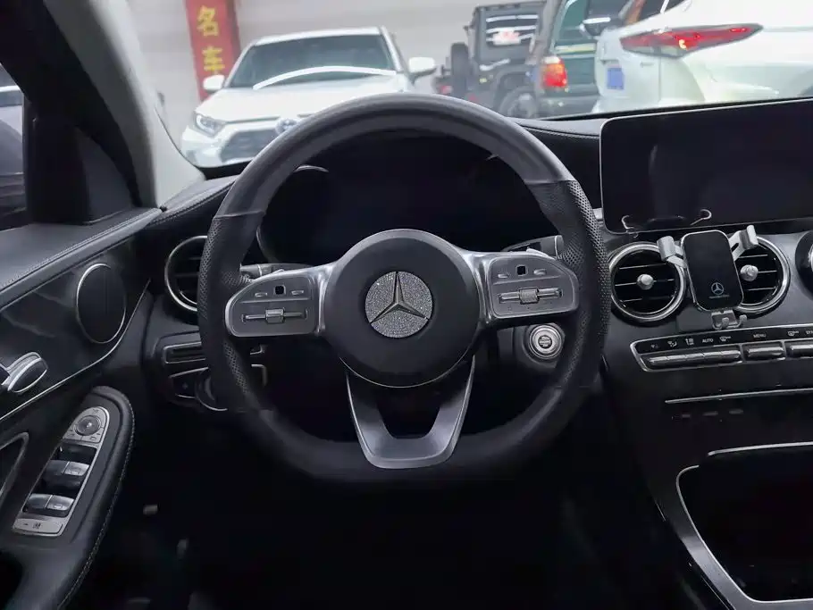 Mercedes-Benz C-Class — миниатюра 15