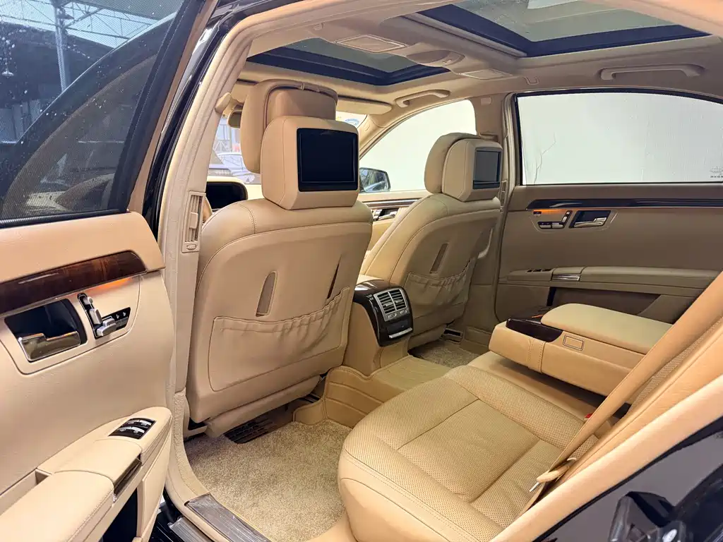 Mercedes-Benz S-Class — миниатюра 23