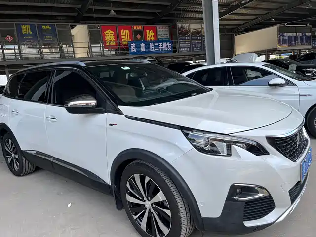Peugeot 5008 — фото 1