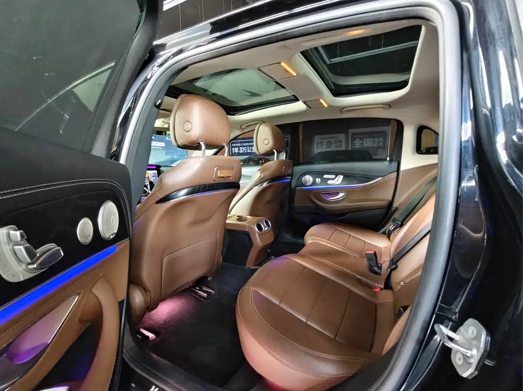 Mercedes-Benz E-Class — миниатюра 7