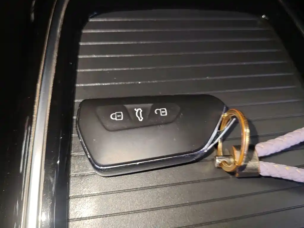 Volkswagen ID.4 X — миниатюра 9