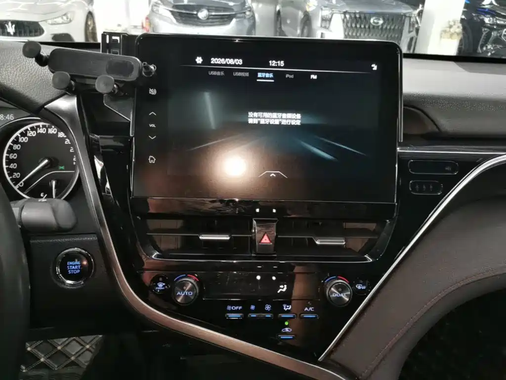 Toyota Camry — миниатюра 13