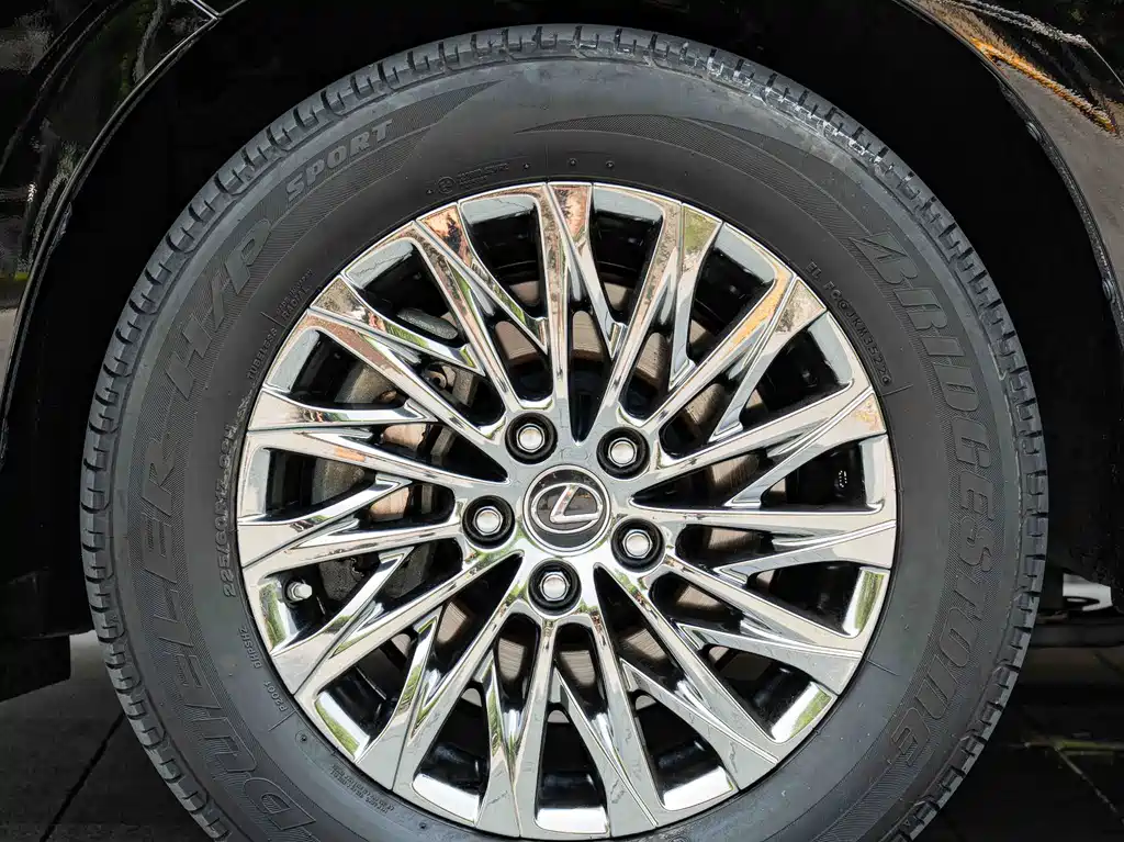 Lexus LM 2020 300h мест