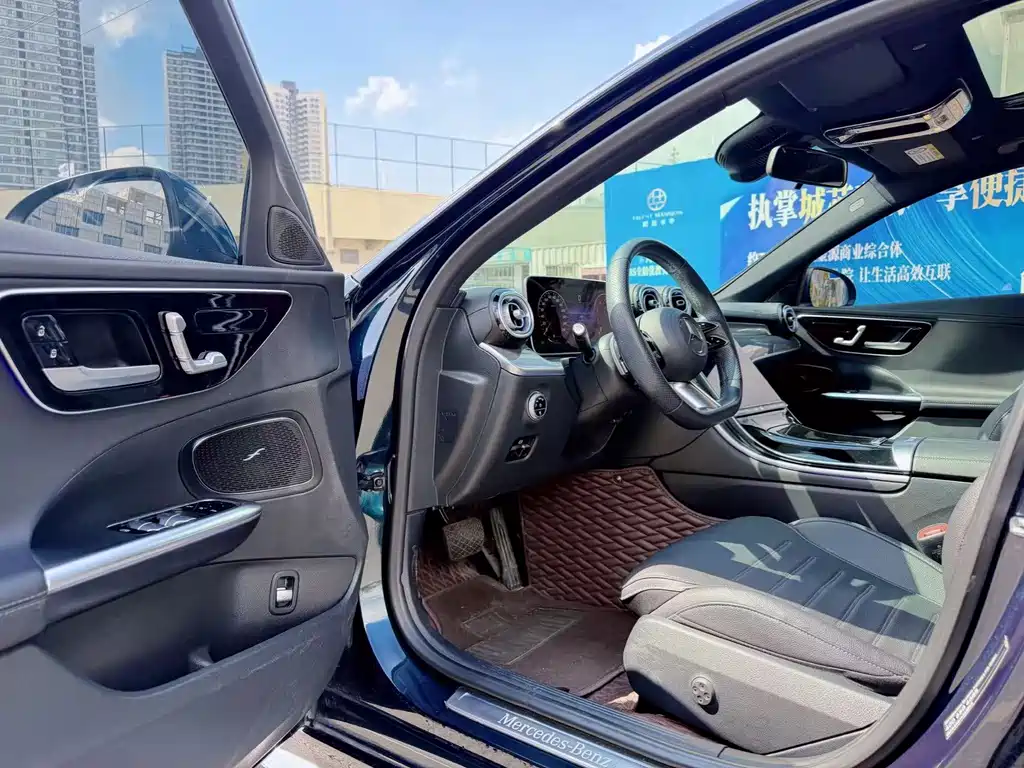 Mercedes-Benz C-Class — миниатюра 4