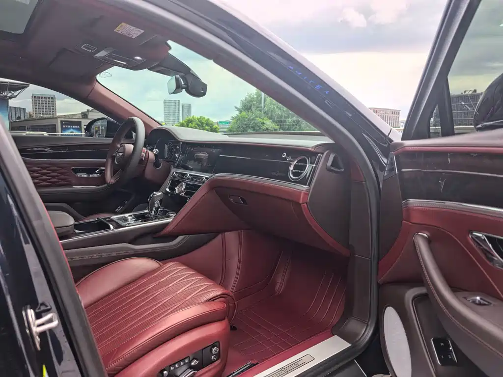 Bentley Flying Spur — миниатюра 15