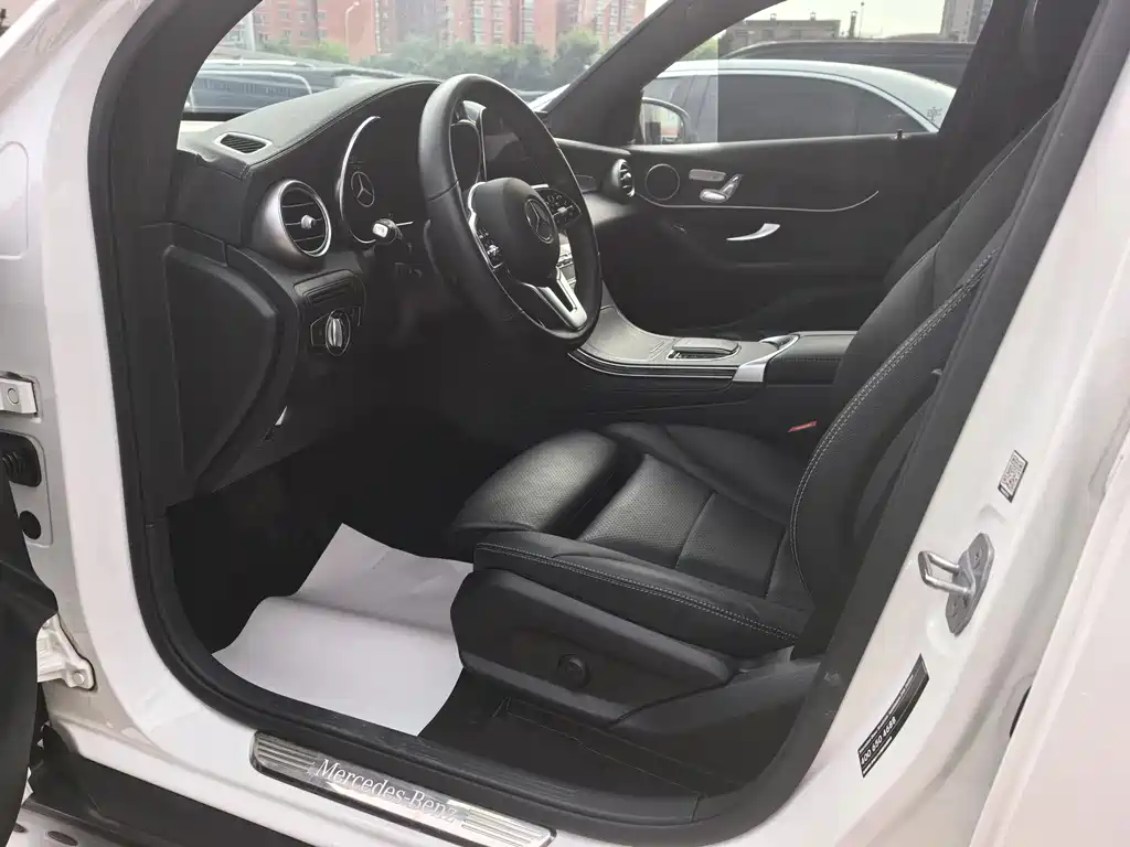 Mercedes-Benz GLC 2021 GLC 300 4MATIC SUV