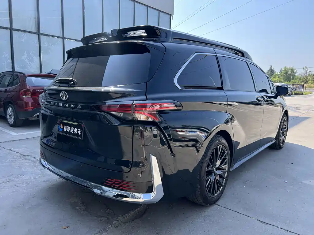 Китайский автомобиль. 华东牌商务车 — миниатюра 11