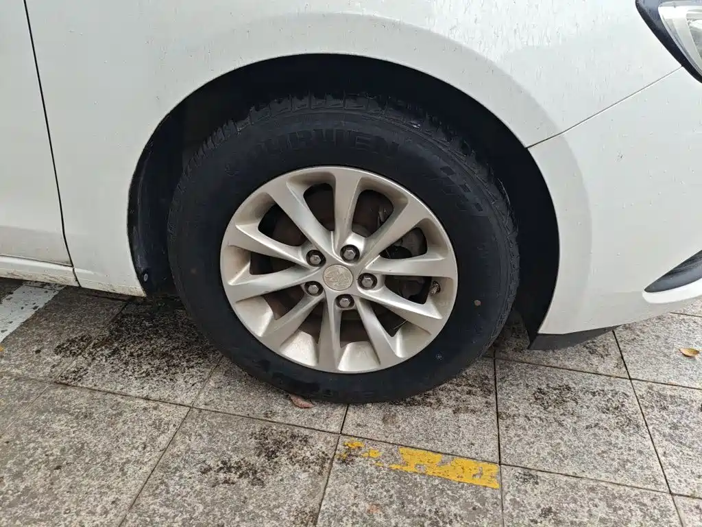 Buick Excelle — миниатюра 25