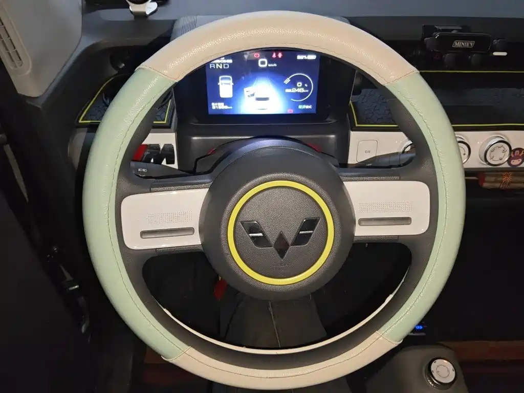 Wuling MINIEV — миниатюра 11