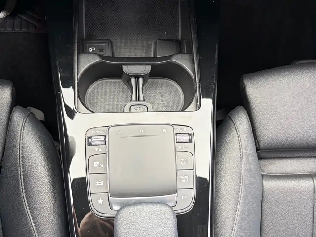 Mercedes-Benz A-Class — миниатюра 11