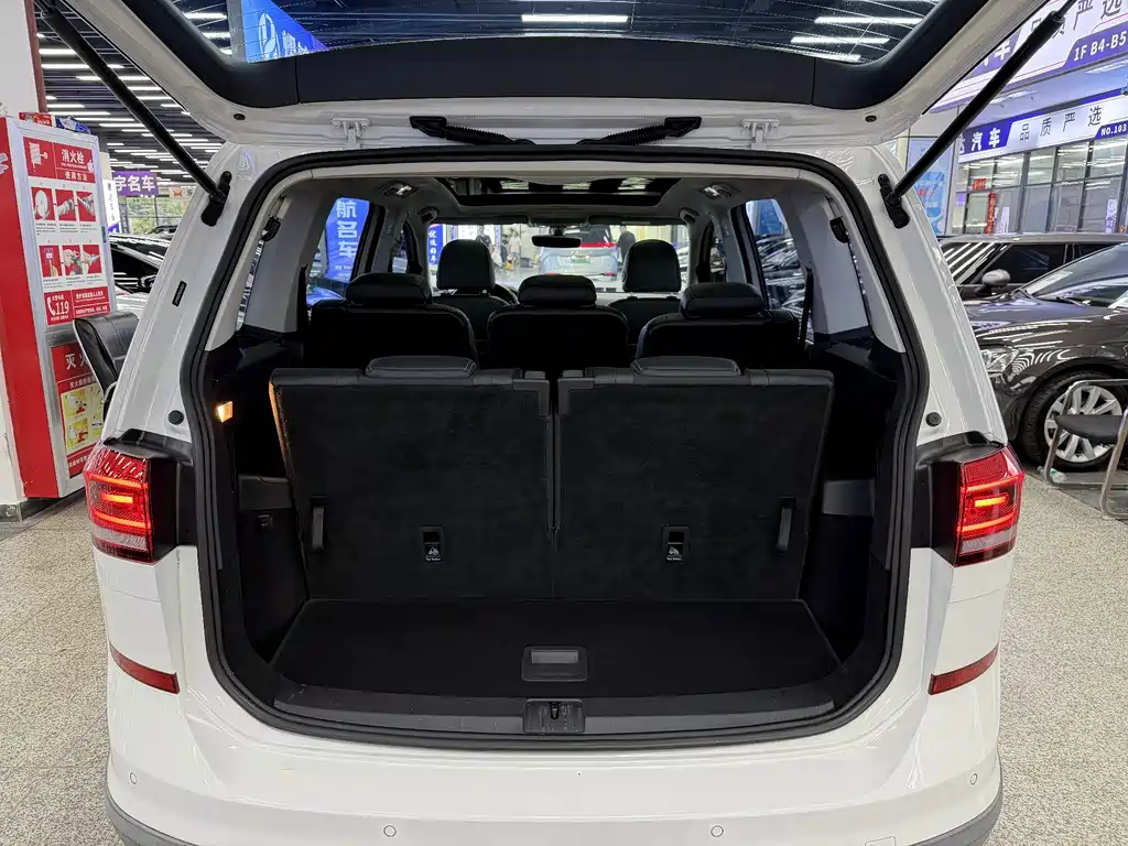 Volkswagen Touran — миниатюра 21