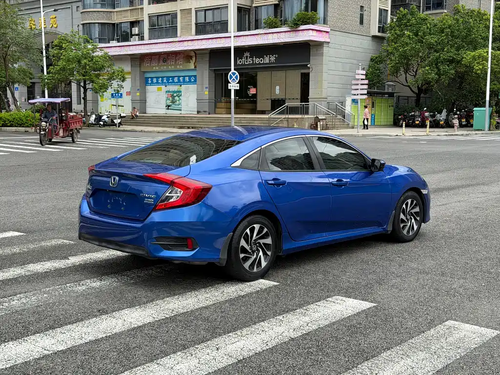 Honda Civic 2016 220TURBO CVT Luxury